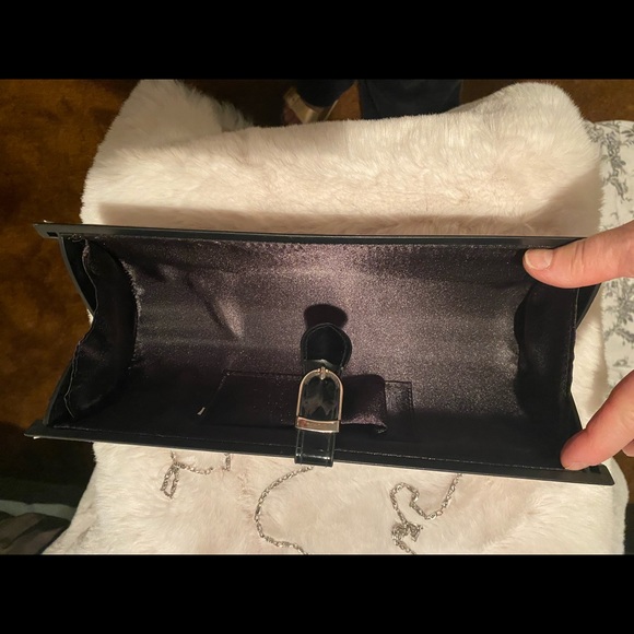 Clutch like new - Picture 2 of 3